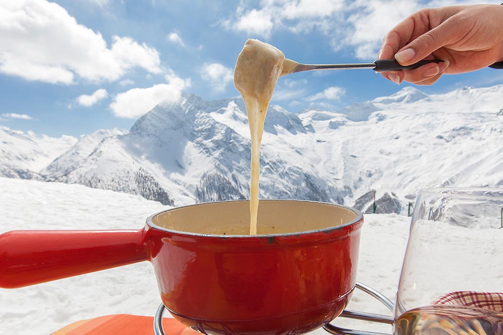 Fondue-Sets, Racletteöfen und vieles mehr... stehen zur Verfügung